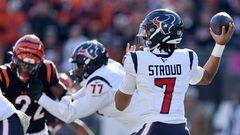CINCINNATI, OHIO - NOVEMBER 12: C.J. Stroud #7 of the Houston Texans throws a pass during the second quarter against the Cincinnati Bengals at Paycor Stadium on November 12, 2023 in Cincinnati, Ohio.   Andy Lyons/Getty Images/AFP (Photo by ANDY LYONS / GETTY IMAGES NORTH AMERICA / Getty Images via AFP)