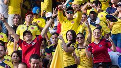 Hinchas de la Selecci&oacute;n Colombia en la previa al partido ante Paraguay por Eliminatorias rumbo a Rusia 2018