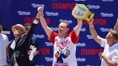 Who is Joey Chestnut and what world record did he just set?