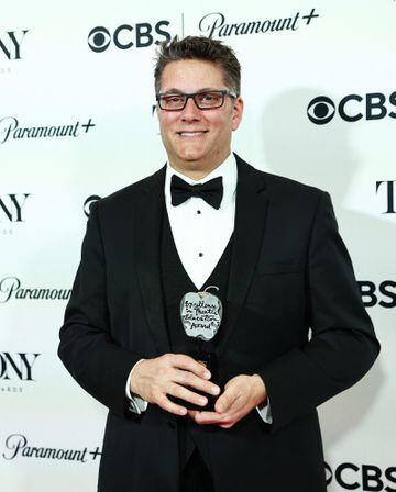 Jason Zembuch-Young poses with the Excellence in Theatre Education Award at the 76th Annual Tony Awards in New York City, U.S., June 11, 2023. REUTERS/Amr Alfiky