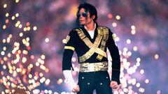 A halftime spectacular featuring Michael Jackson wows a SB XXVII crowd of better than 98,000 at the Rose Bowl in Pasadena on 1/31/1993. ©Al Messerschmidt/Getty Images Photos (Photo by Al Messerschmidt/Getty Images)