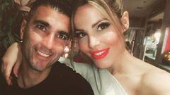 El futbolista fallecido Jos&eacute; Antonio Reyes con su mujer, Noelia L&oacute;pez.