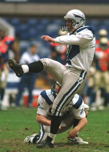 Gavin Hastings also tried his hand, sorry foot, in American Football. He put his kicking to the test with the Scottish Claymores.