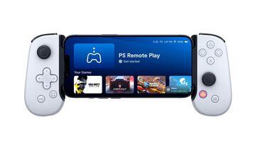 PlayStation presents along with Backbone its new licensed controller for iPhone