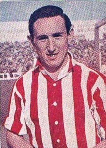 Jugó en el Granada en dos etapas distintas, la primera entre 1939 y 1948 y la segunda entre 1952 y 1956. En el Real Madrid militó solo una temporada, la 51-52.