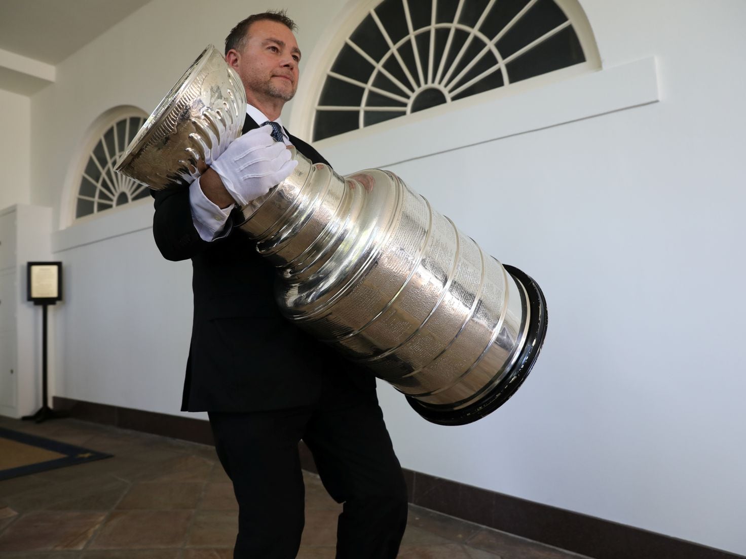 How big is the Stanley Cup and what is it made of? Size and weight - AS USA