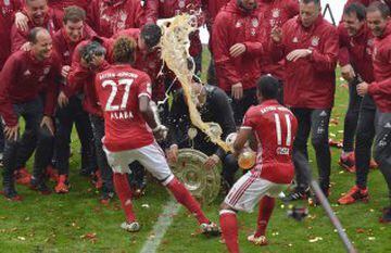 Bayern give Guardiola send-off after he seals third Bundesliga