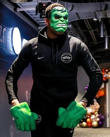 Victor Wembanyama y su aterrador disfraz en su primer Halloween en la NBA