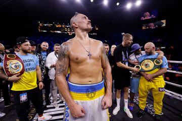 Oleksandr Usyk celebrates winning the fight against Anthony Joshua