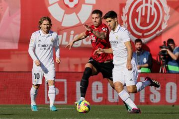 Madrid lost 1-0 to Mallorca in a very hotly contested match which allowed Barça to move 8 points clear.