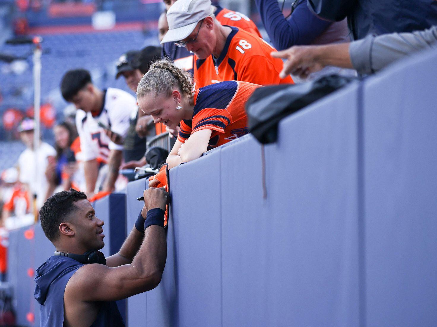 Russell Wilson has last game to give Broncos fans a reason to be