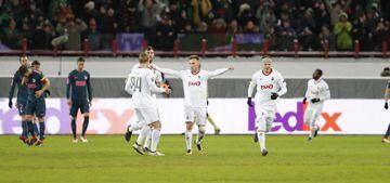 Los jugadores del Lokomotiv celebran el 1-1 de Rybus. 