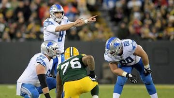 GREEN BAY, WI - NOVEMBER 06: Matthew Stafford #9 of the Detroit Lions calls out instructions in the third quarter against the Green Bay Packers at Lambeau Field on November 6, 2017 in Green Bay, Wisconsin.   Stacy Revere/Getty Images/AFP == FOR NEWSPAPERS, INTERNET, TELCOS &amp; TELEVISION USE ONLY ==