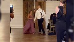 La entrada de unos novios a su boda que se volvió viral al estilo de la WWE