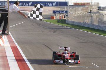 Primera victoria con Ferrari en el GP de Bahrain.
