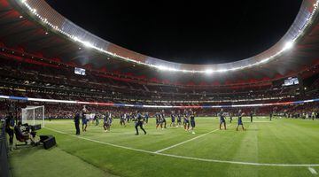 El Atlético celebró la Supercopa de Europa con su afición