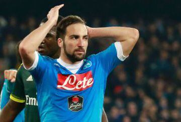 Napoli sigue segundo en la Serie A 