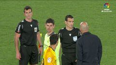 El cara a cara de Zidane con el árbitro al final del partido