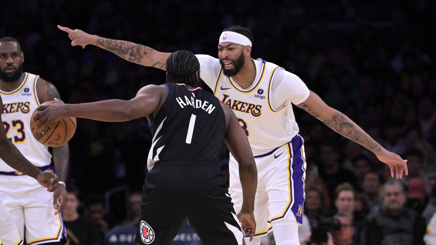 Lakers find a lifeline in the derby