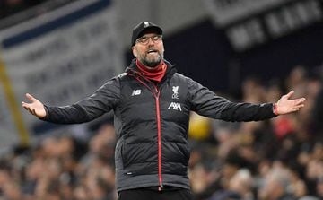 LONDON, ENGLAND - JANUARY 11: Jurgen Klopp, Manager of Liverpool reacts during the Premier League match between Tottenham Hotspur and Liverpool FC at Tottenham Hotspur Stadium on January 11, 2020 in London, United Kingdom. (Photo by Justin Setterfield/Get