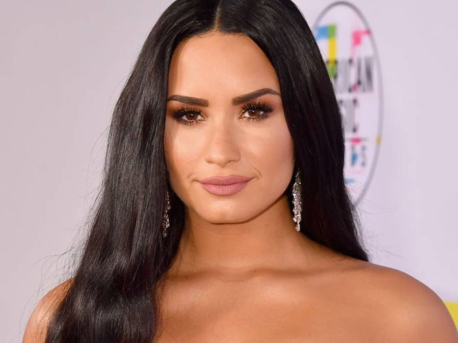 A Disney, os vícios e o regresso promissor. Terão os duros anos de Demi  Lovato chegado ao fim? – Observador