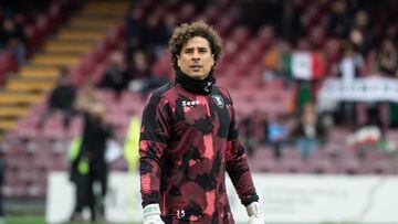 SALERNO, ITALY - FEBRUARY 19: Guillermo Ochoa of US Salernitana during the Serie A match between Salernitana and SS Lazio at Stadio Arechi on February 19, 2023 in Salerno, Italy. (Photo by Ivan Romano/Getty Images)