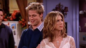 Brad Pitt y Jennifer Aniston en 'El del rumor', el episodio noveno de la ocatava temporada de 'Friends'.