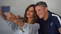 Sara Carbonero haci&eacute;ndose un selfie con Alejandro Sanz.
