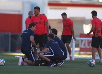 The Sevilla coach was caught full in the face by what must have been a fiercely struck ball during training but was ok to continue after the club's medical staff gave him some treatment.