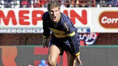 Boca Junior&#039;s Martin Palermo celebrates after scoring his team second goal against San Lorenzo during a match for the Argentine First Division tournament in Buenos Aires, August 27, 2006.  REUTERS/Enrique Marcarian (ARGENTINA) PUBLICADA 29/08/06 NA MA29 2COL