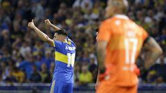 BUENOS AIRES, ARGENTINA - FEBRUARY 19: Miguel Merentiel (L) of Boca Juniors celebrates after scoring the second goal of the team during a match between Boca Juniors and Platense as part of Liga Profesional 2023  at Estadio Alberto J. Armando on February 19, 2023 in Buenos Aires, Argentina. (Photo by Daniel Jayo/Getty Images)