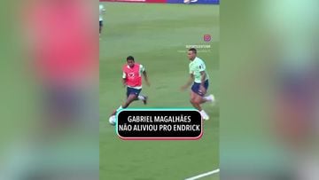La fuerte entrada de Gabriel a Endrick en su primer entrenamiento con Brasil
