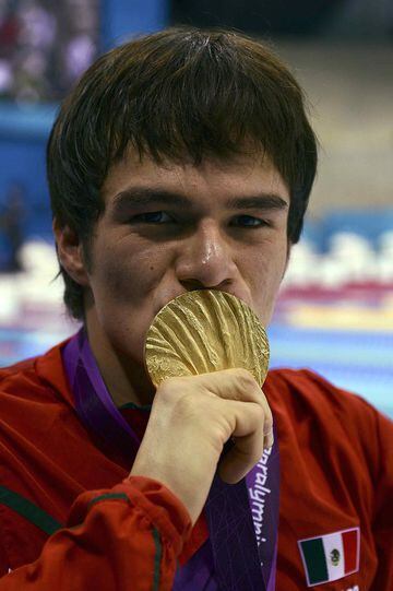 ‘El Gus’ se convirtió en una inspiración a nivel nacional tras su participación dentro de natación en los Juegos Paralímpicos de Londres 2012. Con tan sólo 18 años de edad, fue el atleta mexicano que más medallas cosecho en aquella edición. Regreso como un héroe después de haber ganado dos medallas de oro, una de plata y una de bronce.  