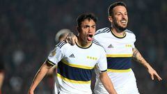 SANTA FE, ARGENTINA - SEPTEMBER 04: Luca Langoni (L) of Boca Juniors celebrates with teammate Darío Benedetto after scoring his team's second goal during a match between Colón and Boca Juniors as part of Liga Profesional 2022 at Brigadier General Estanislao Lopez Stadium on September 4, 2022 in Santa Fe, Argentina. (Photo by Luciano Bisbal/Getty Images)