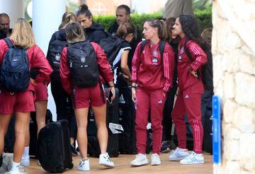 Eva Navarro a su llegada al hotel de la concentración de la Selección en Oliva.