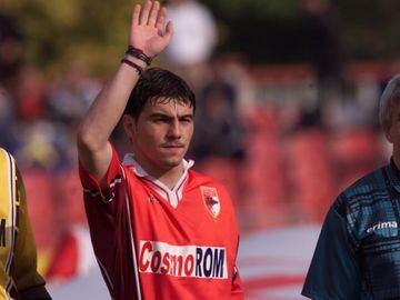 Catalin Hildan sufrió un paro cardíaco y cayó desplomado al césped.  jugando un partido con el Dinamo de Bucarest.
