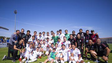La Selección Mexicana festeja su tercer lugar en el torneo Maurice Revello,.