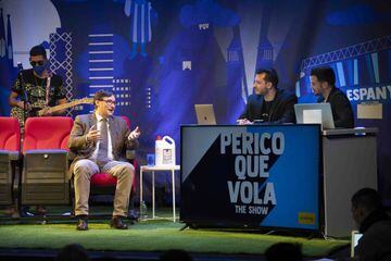Salvador Illa, en un momento de la entrevista junto a David Recasens y Álex Pérez.