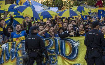 MADRID, SPAIN - DECEMBER 08: Fans of Boca Juniors gather to support their players who will play tomorrow against River Plate in the Copa CONMEBOL Libertadores second leg final outside Eurostars Suites Mirasierra hotel on December 08, 2018 in Madrid