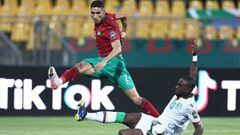 Achraf en la jugada del primer gol de Marruecos.