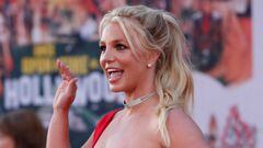 La cantante Britney Spears dijo sentirse &quot;profundamente halagada&quot; por el inter&eacute;s en ella, pero al mismo tiempo califica de &quot;hip&oacute;critas&quot; los documentales sobre ella.