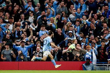 Bernardo Silva of Manchester City celebrates after scoring the 2-0 goal during the UEFA Champions League semi-finals
