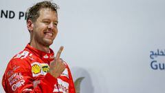 Sebastian Vettel, piloto de Ferrari, en el podio de Bahr&eacute;in.