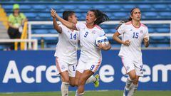 Chile's Daniela Pardo (L) celebrates with teammate Maria Jose Urrutia after scoring against Paraguay during their Women's Copa America first round football match at Pascual Guerrero stadium in Cali, Colombia, on July 9, 2022. (Photo by Juan BARRETO / AFP) (Photo by JUAN BARRETO/AFP via Getty Images)