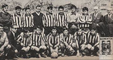 Bádminton de Curicó: Fue uno de los ocho clubes fundadores de la Liga Profesional de Fútbol. Nació en 1912 y culminó su trayectoria en 1973.