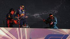 Pérez, Verstappen y Alonso en el podio de Bahréin.