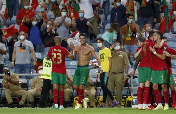 Sobre el final ocurrió la gesta. Ronaldo marcó un doblete, le dio el triunfo a Portugal y con ello se convirtió en el máximo goleador histórico en selecciones con un total de 111 tantos.
