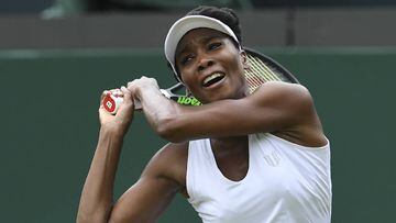 Venus Williams deja de lado sus problemas y avanza