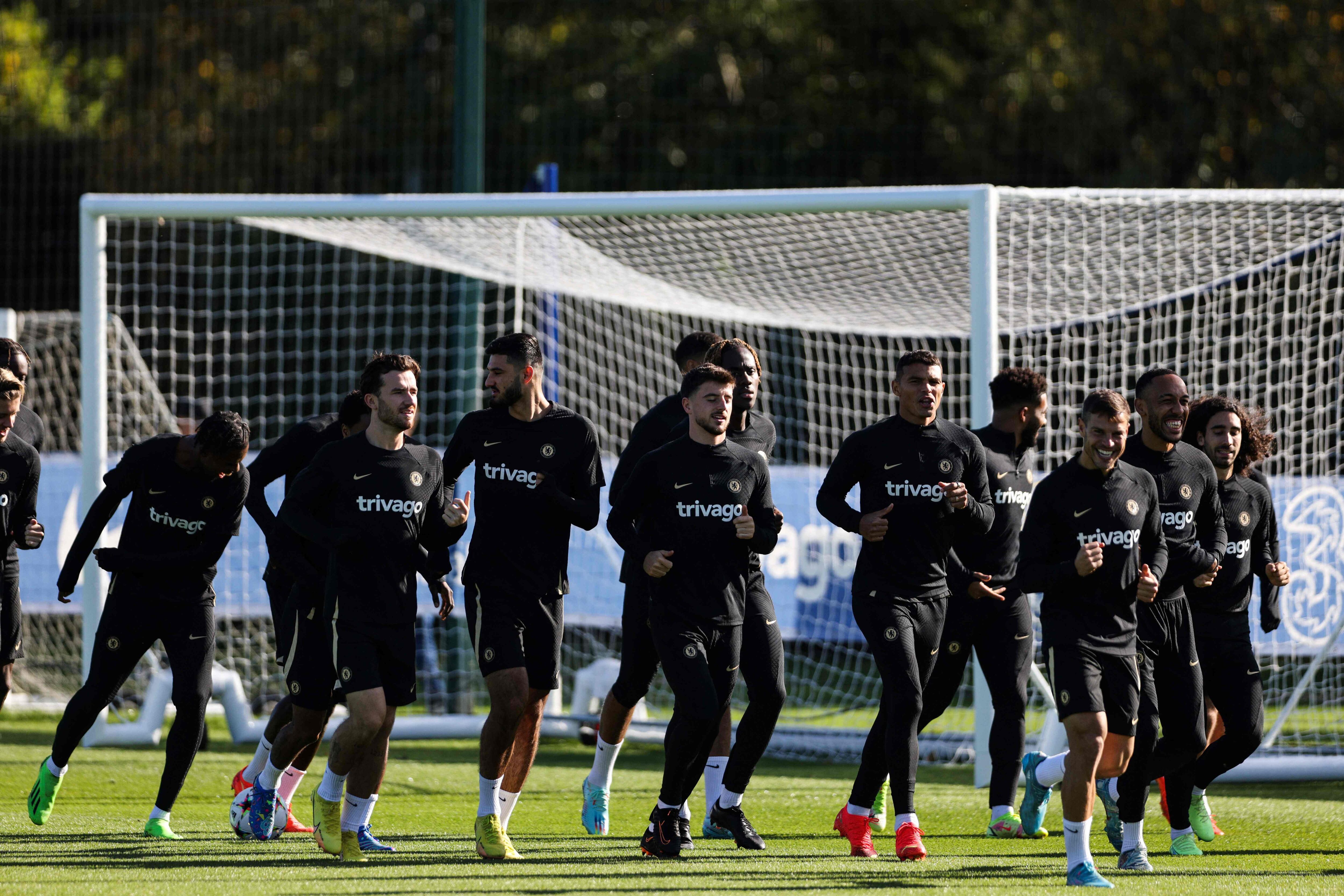 Chelsea's players attend a team training session at Chelsea's Cobham training facility in Stoke D'Abernon, southwest of London on October 10, 2022, on the eve of their UEFA Champions League group E football match against AC Milan. (Photo by Adrian DENNIS / AFP)