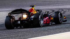 Pepe Martí, con el Campos Racing en los test de F2 en Bahréin.